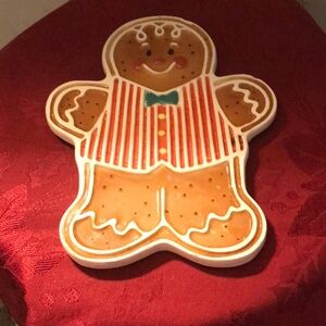 Cute gingerbread man trivet.  Or hang it on your wall for Holiday cheer!